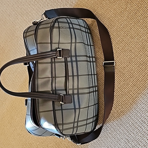 Coach Mens TATT SLM DUFFLE in prestige condition. - Picture 2 of 4